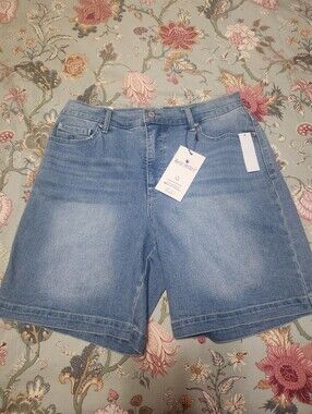 Gloria Vanderbilt Amanda Shorts Size 6 New With Tags